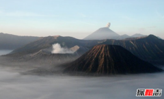 世界上最危险的十二座火山,维苏威火山周围300万
