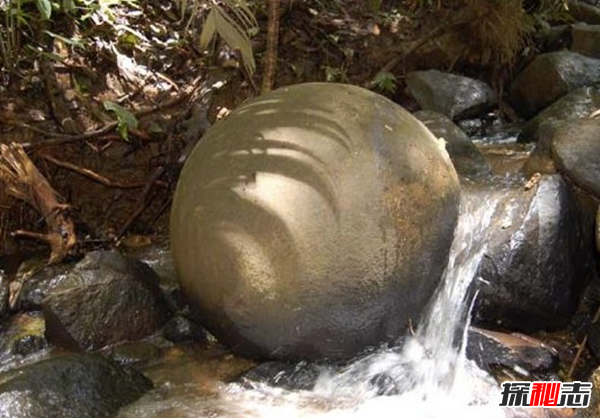 世界十大历史未解之谜,复活岛巨石雕像原来全是遗骸